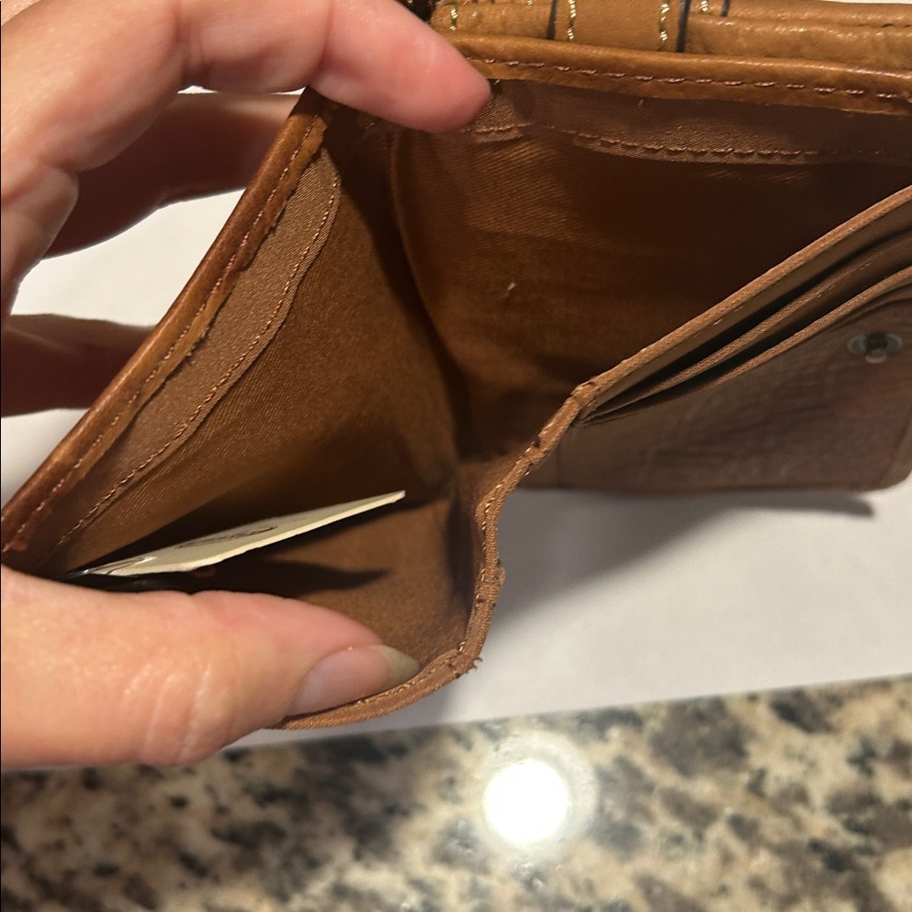 Fossil Wallet - Picture 5 of 10